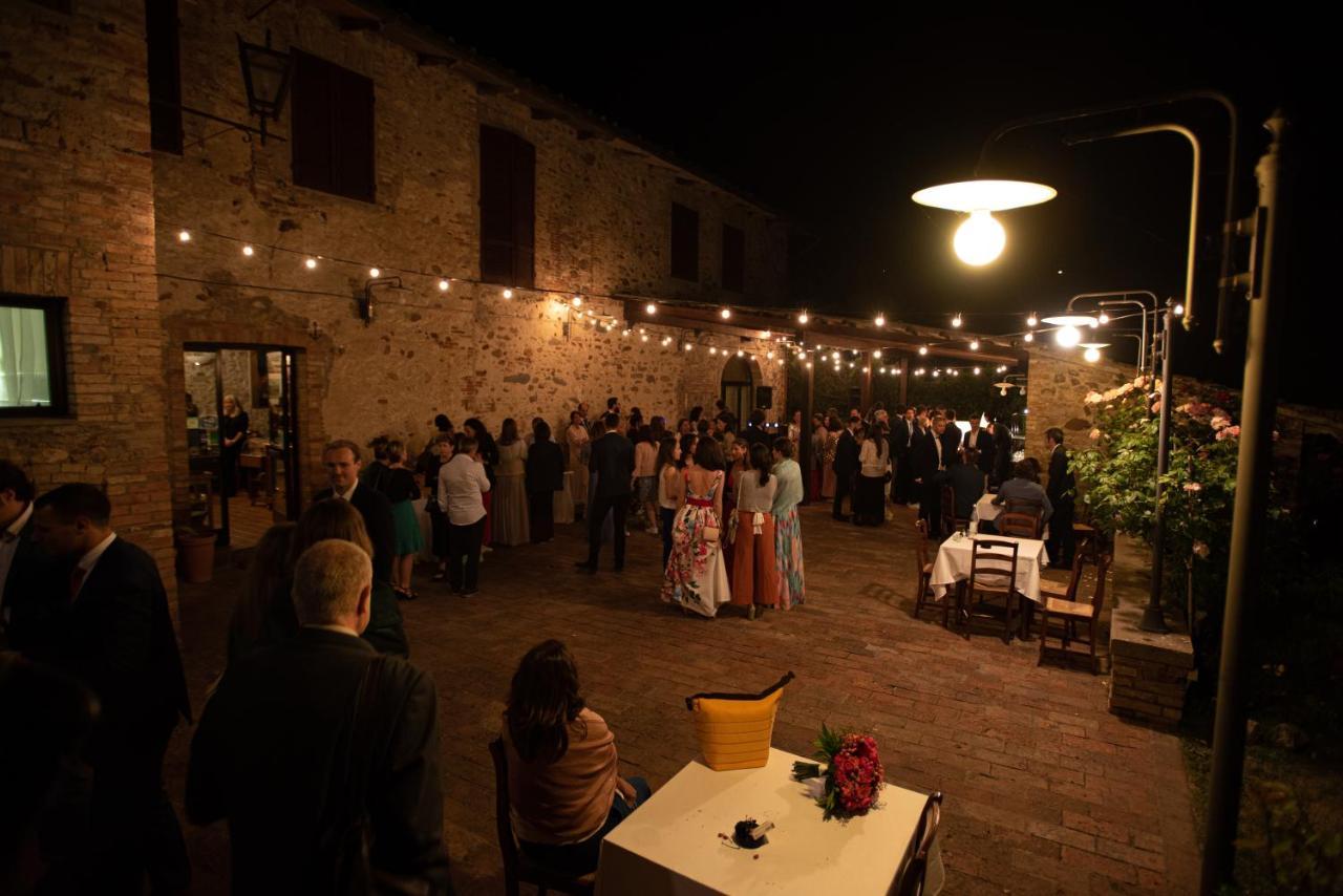 Albergo Ristorante Da Vestro モンティチャーノ エクステリア 写真