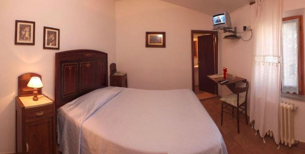 Albergo Ristorante Da Vestro モンティチャーノ エクステリア 写真
