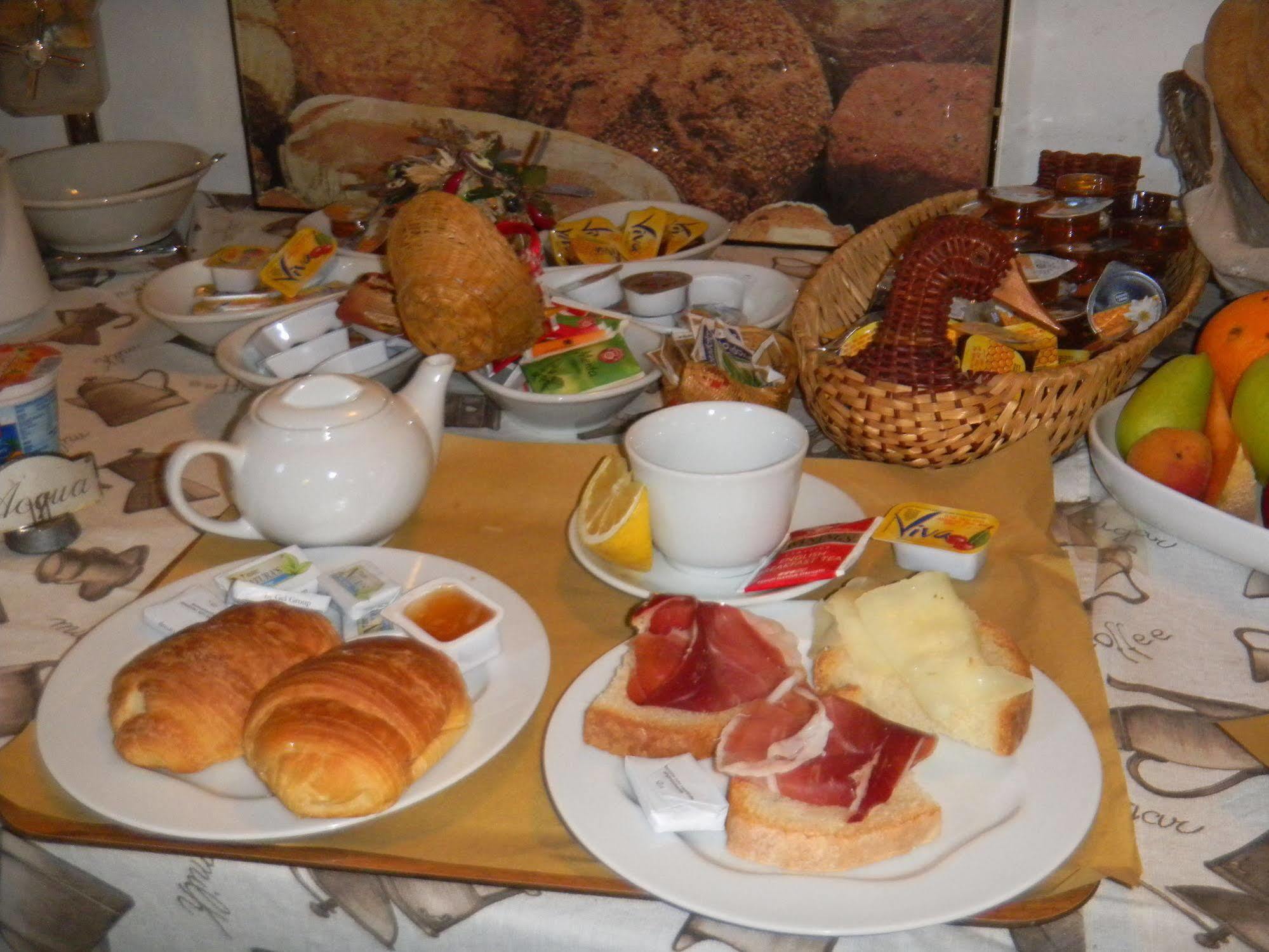 Albergo Ristorante Da Vestro モンティチャーノ エクステリア 写真