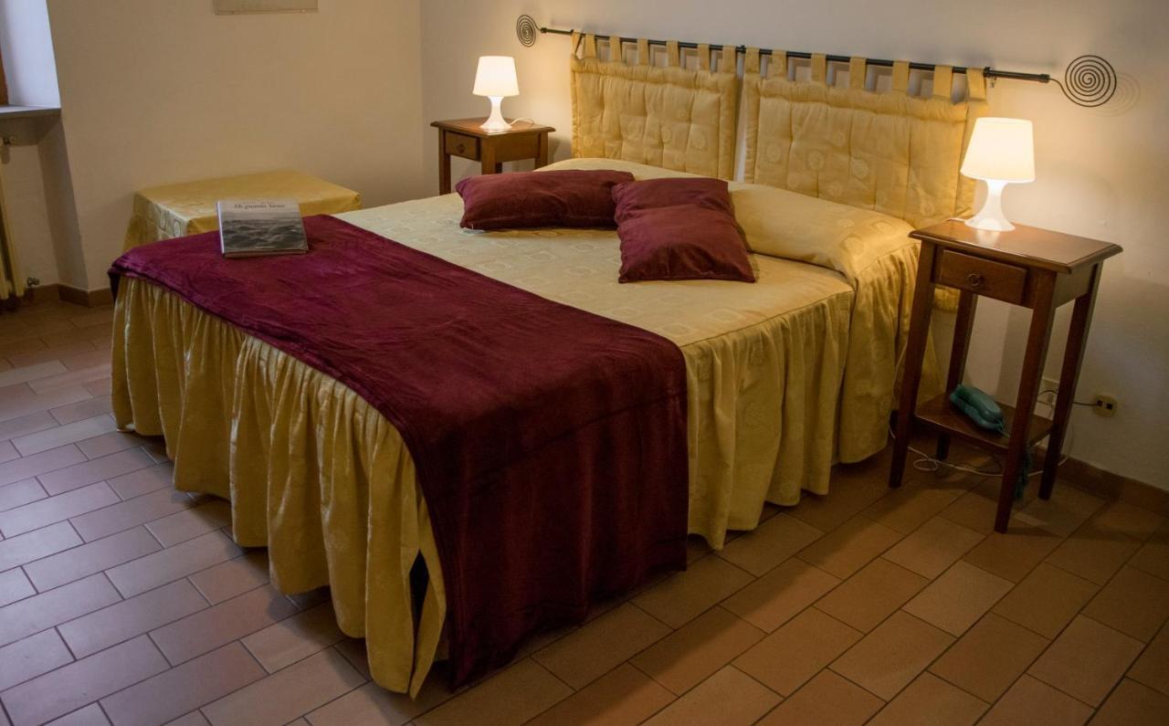 Albergo Ristorante Da Vestro モンティチャーノ エクステリア 写真
