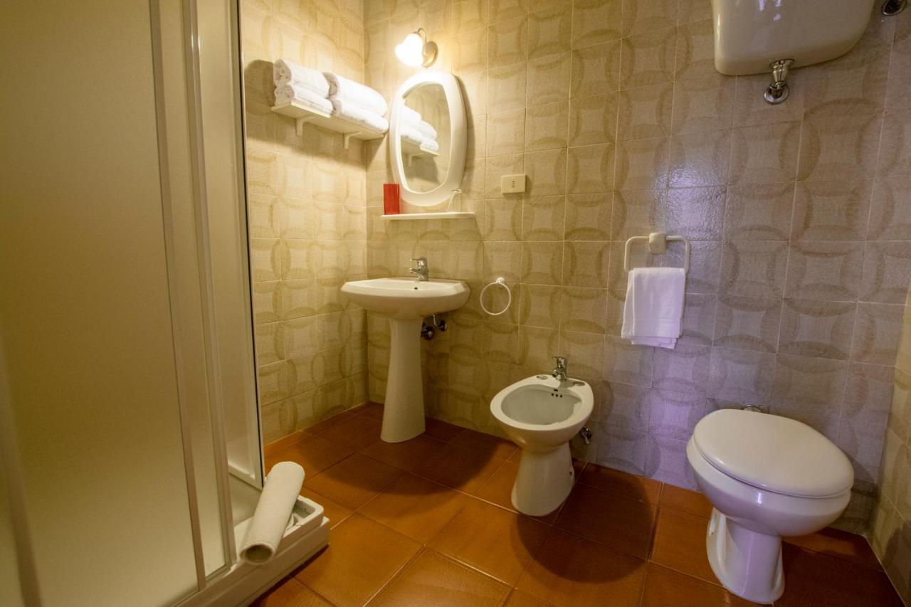 Albergo Ristorante Da Vestro モンティチャーノ エクステリア 写真